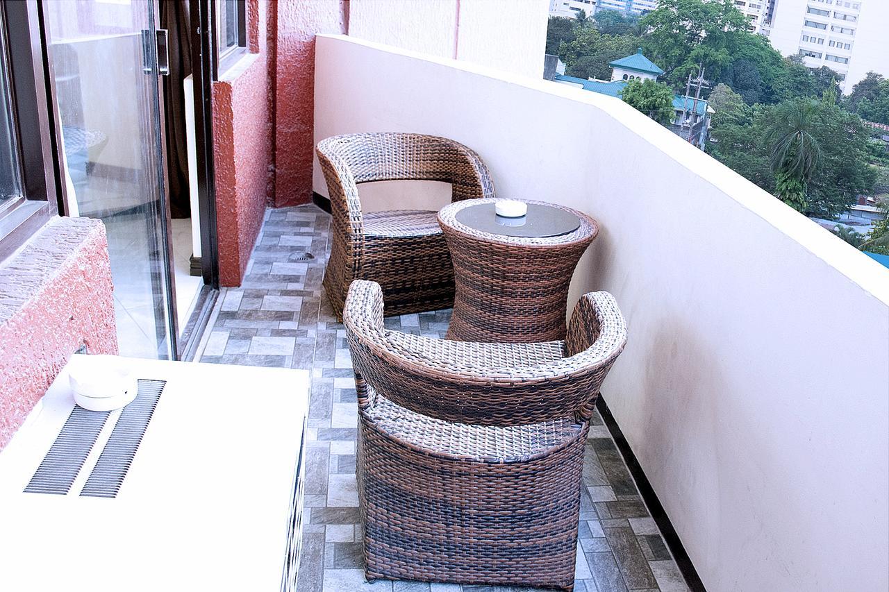 Manila Bay Serviced Apartments Esterno foto
