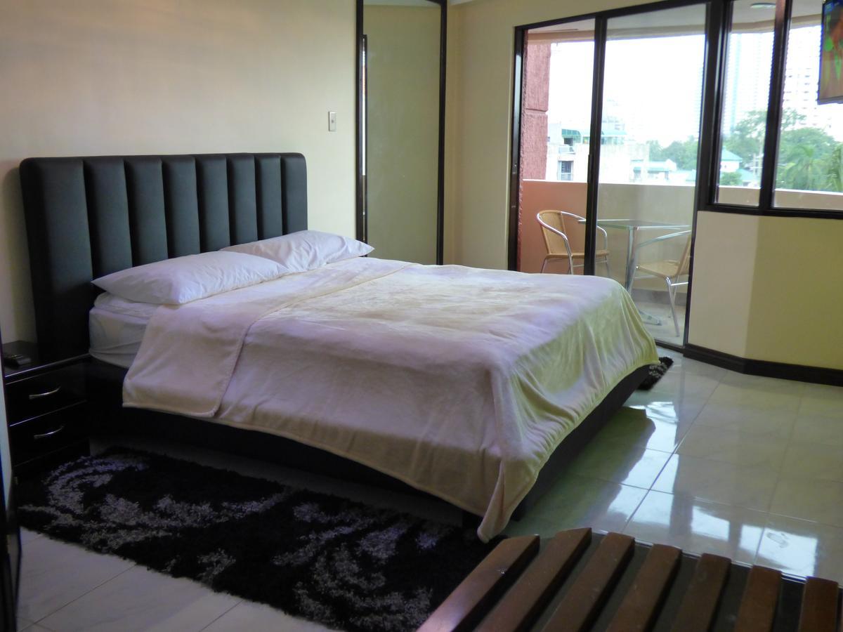 Manila Bay Serviced Apartments Esterno foto