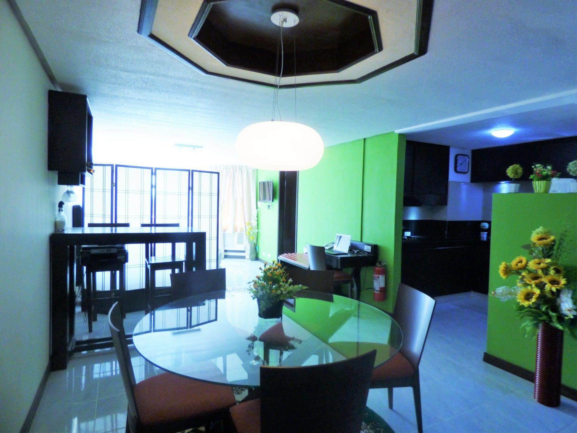 Manila Bay Serviced Apartments Esterno foto