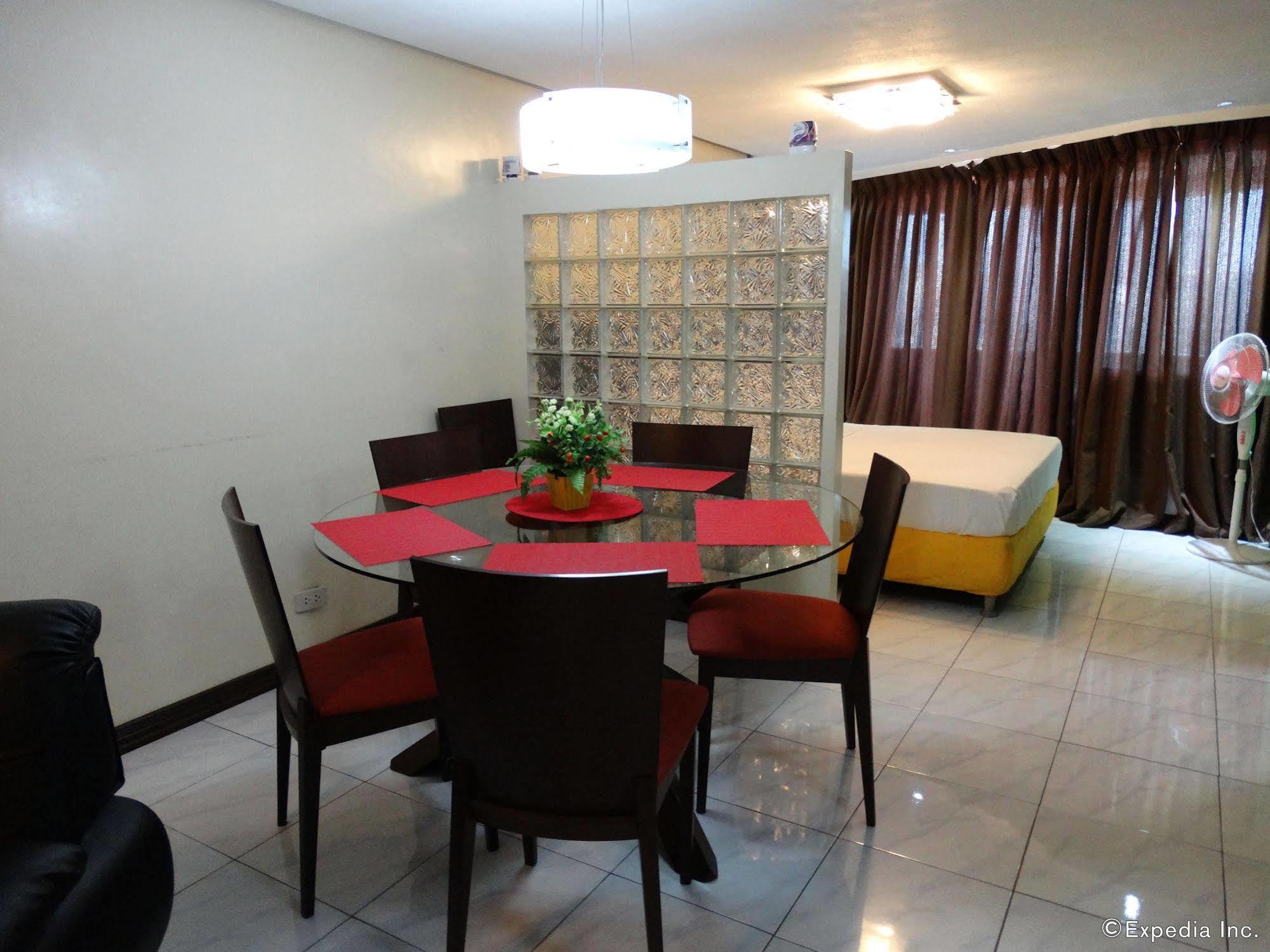 Manila Bay Serviced Apartments Esterno foto
