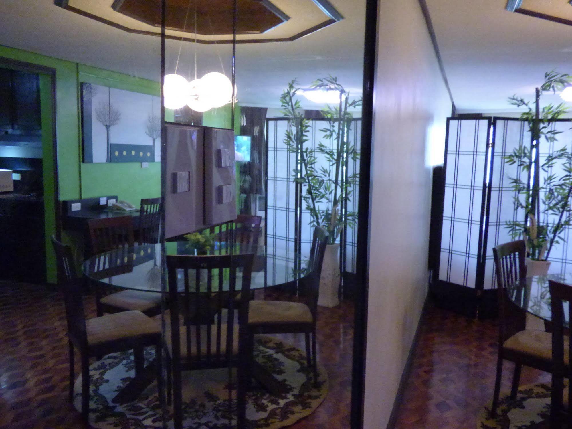 Manila Bay Serviced Apartments Esterno foto
