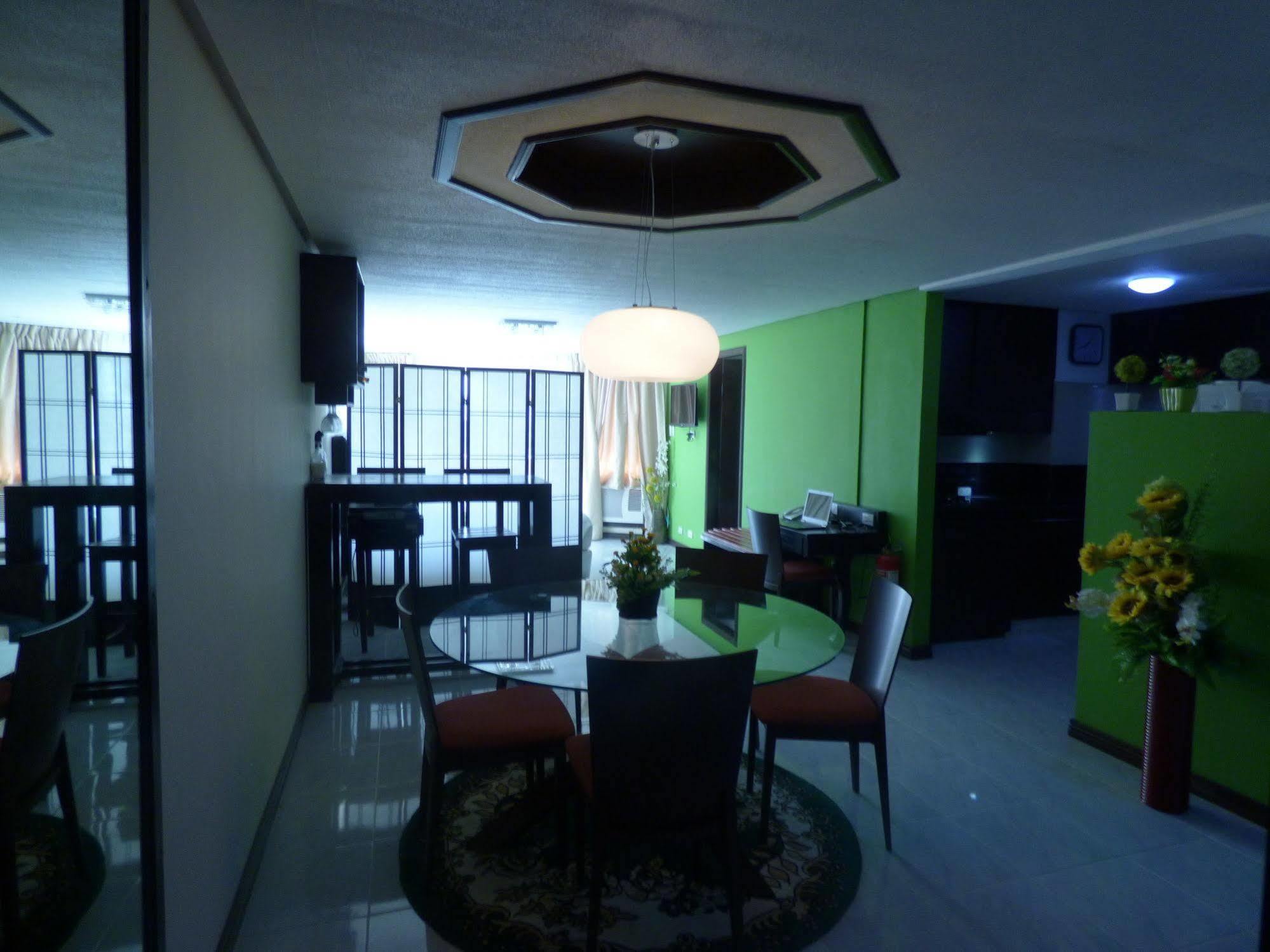 Manila Bay Serviced Apartments Esterno foto