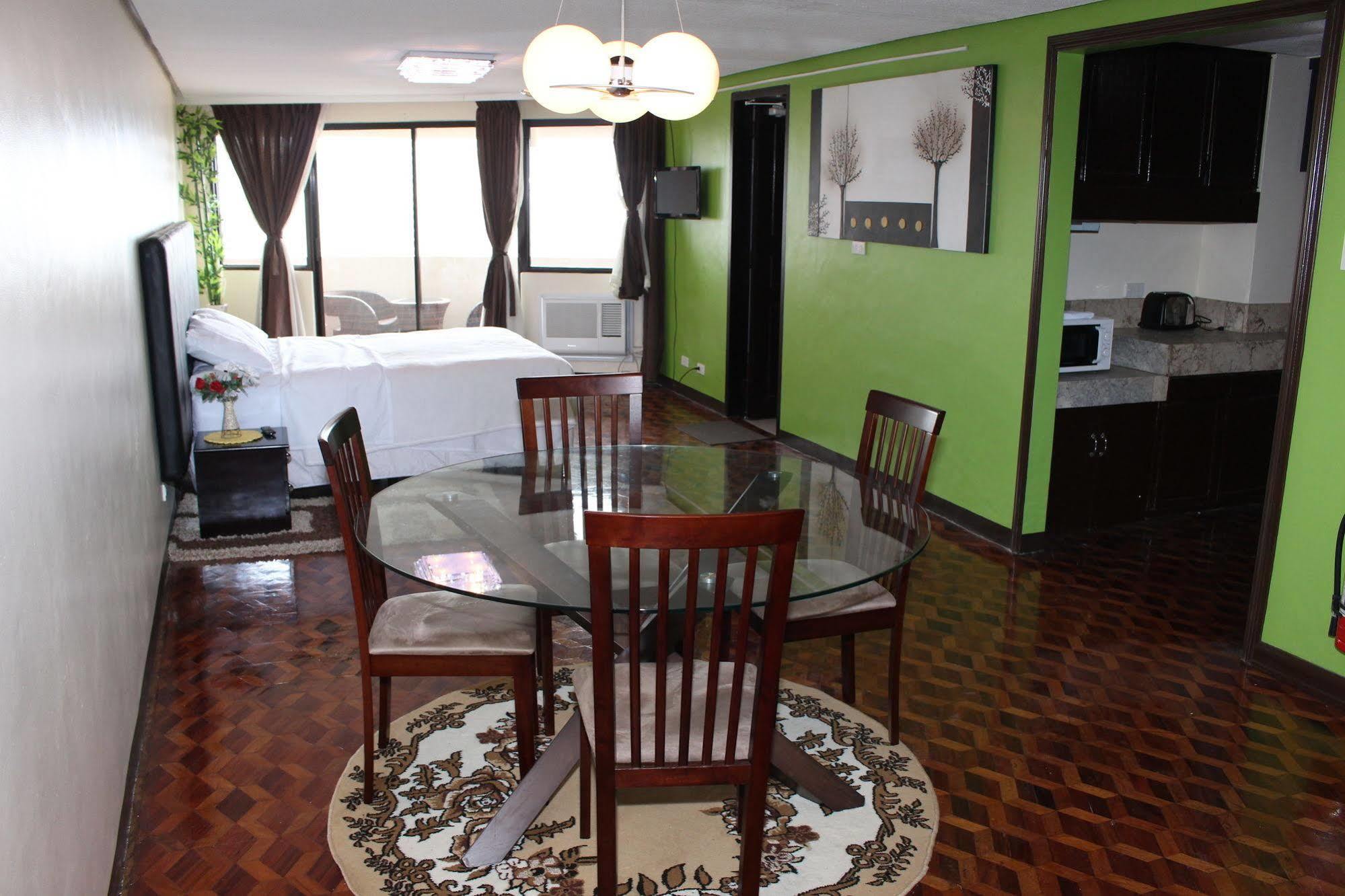Manila Bay Serviced Apartments Esterno foto